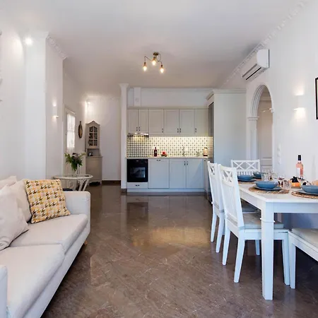 Kassiopi Home * Kasziópi