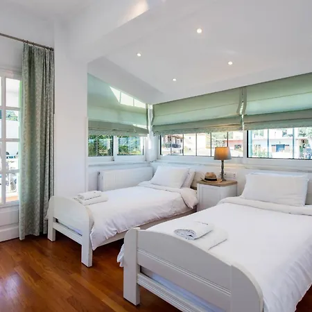 Kassiopi Home * Kasziópi